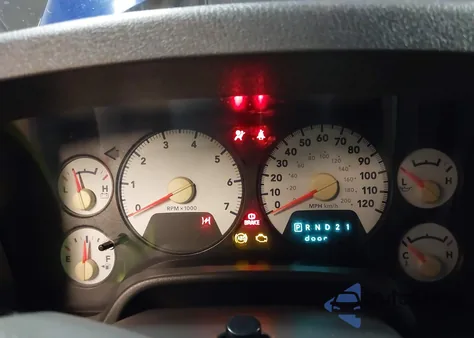 2007 Dodge Ram 1500 Slt/Trx4 Off Road/Sport z USA, uszkodzony, nr VIN 1D7HU182X7S120637